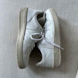 VEJA V-10 Extra White Leather Sneakers Size 8 (39 EUR)